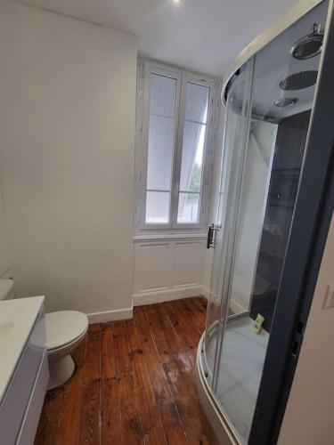 Appartement de Charme avec tomettes et Parquet