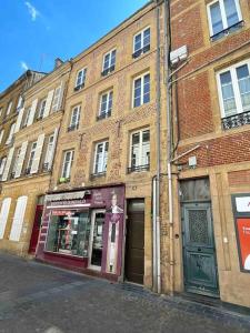 Appartement Appartement de charme en hypercentre 3eme étage 4 Rue de la Paix 08000 Charleville-Mézières Champagne-Ardenne