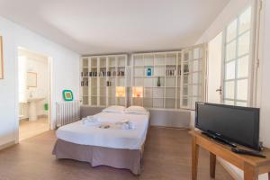 APPARTEMENT DE CHARME - VUE SUR REMPARTS - 2 PERSONNES - WiFI GRATUIT