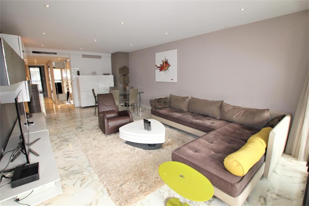 Appartement de standing 100 m2, 100 mètres Croisette 7 Rue Rouaze, 06400 Cannes