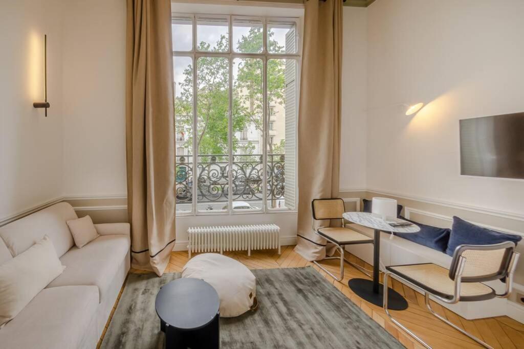 Appartement de standing 3 - tour Eiffel/Invalides 21 Avenue de Tourville, 75007 Paris