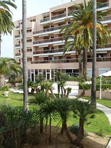 Appartement de standing à 5 min de la mer N 7208