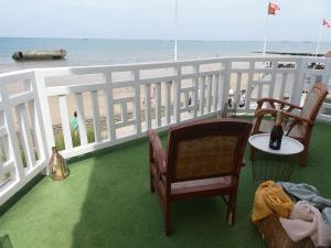 Appartement Appartement de standing - avec terrasse et vue mer 4 Quai du Canada 14117 Arromanches-les-Bains Normandie