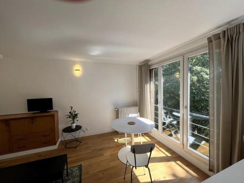 Appartement de standing calme - Paris - Métro 9