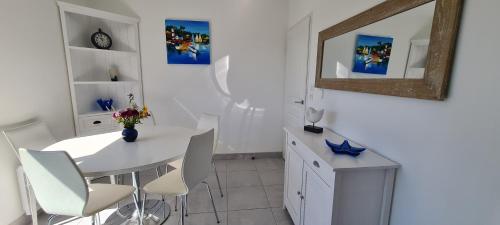 Appartement devant la plage avec piscine