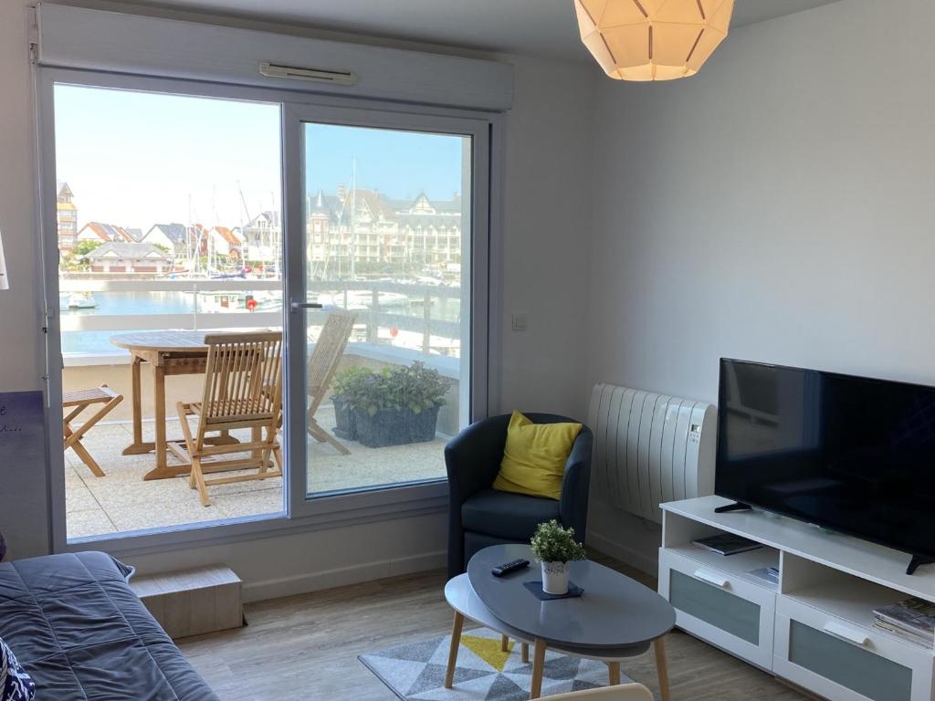 Appartement Dives-sur-Mer, 4 pièces, 6 personnes - FR-1-487-196 Avenue du Commandant Charcot RESIDENCE QUAI SUD, 14160 Dives-sur-Mer