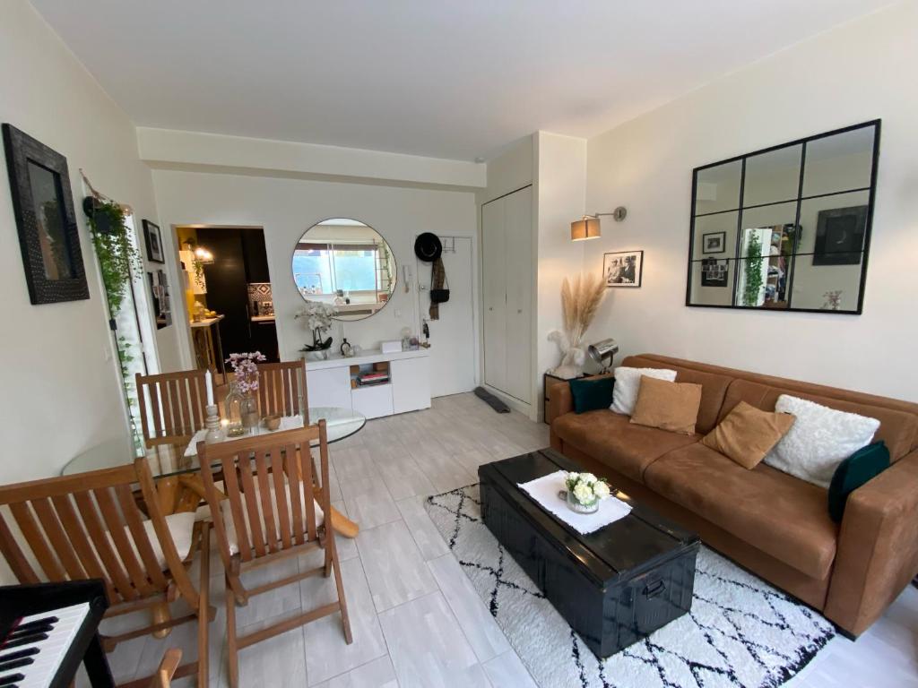 Appartement douillet au coeur du quartier gros Cailloux 5 Rue de la Comète, 75007 Paris