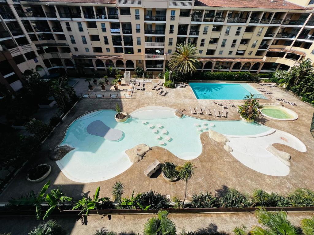 Appartement Appartement ds résidence privée avec piscine à 5 min à pied plage!! 111 Avenue Pierre Semard 06150 Cannes