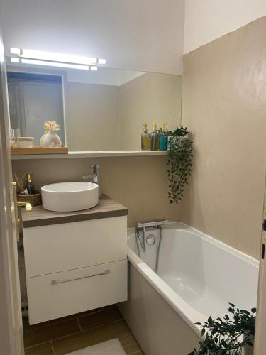 Appartement du Golf Les Bastides piscine et océan