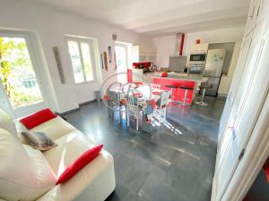 Appartement APPARTEMENT DUPLEX - 100M DE LA PLAGE DE ST CLAIR 77 Avenue André Gide 83980 Le Lavandou Provence-Alpes-Côte d\'Azur