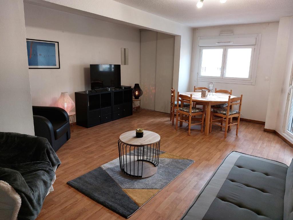 Appartement duplex climatisé 70m2 avec box privé en plein centre ville Avenue du 159E Ria, 05100 Briançon