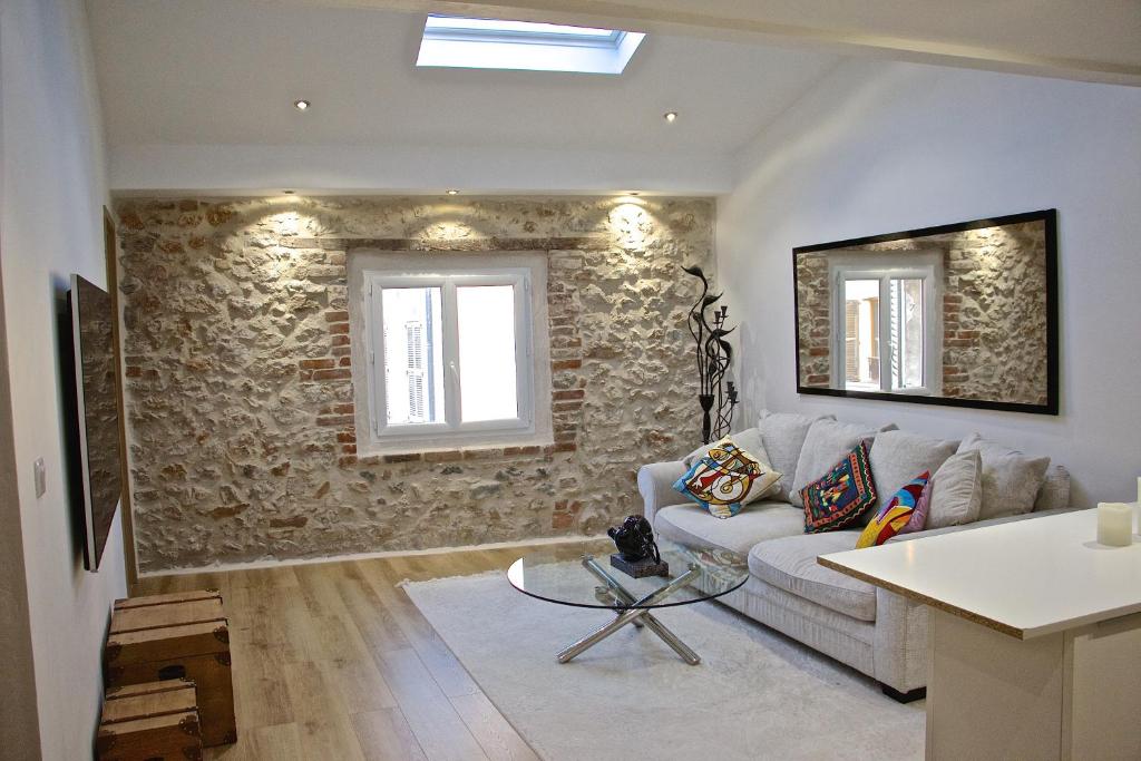 Appartement Duplex coeur vieil Antibes Old city Marché provencal 1 Rue Thuret, 06600 Antibes