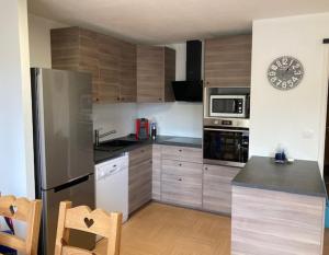 Appartement Appartement Duplex Les Orres 1800 pour 8 personnes aux pieds des pistes avec ménage et une place de parking inclus Route de Bois Méan ,  Les Orres 1800 05200 Les Orres Provence-Alpes-Côte d\'Azur