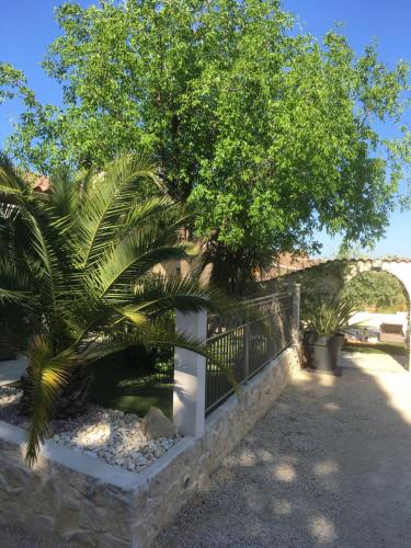 Appartement duplex meublé avec vue sur piscine
