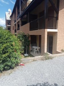 Appartement Appartement en rez de jardin et parking privatifs près des pistes Chemin du Plan du Duc 05240 La Salle-Les-Alpes Provence-Alpes-Côte d\'Azur