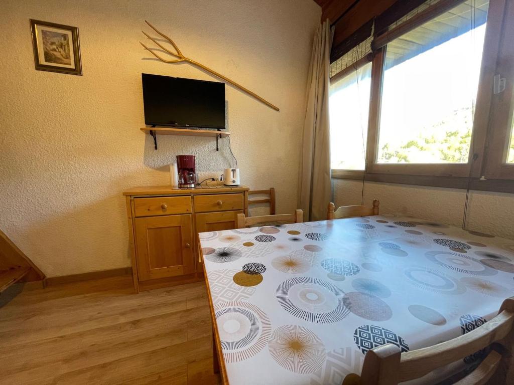 Appartement Appartement Enchastrayes, 2 pièces, 6 personnes - FR-1-165A-165 Enchastraye 04400 Enchastrayes