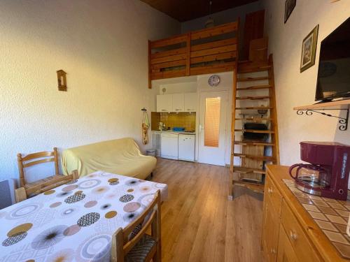 Appartement Enchastrayes, 2 pièces, 6 personnes - FR-1-165A-165