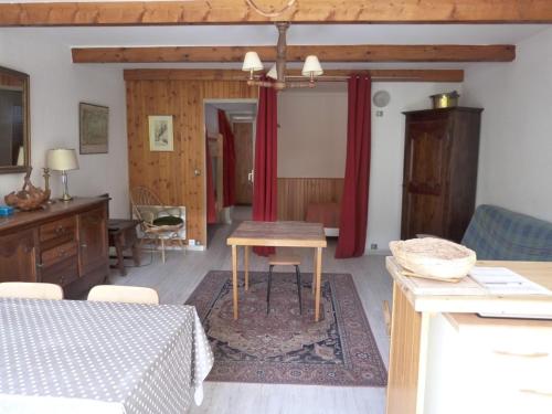 Appartement Enchastrayes, 2 pièces, 6 personnes - FR-1-691-7