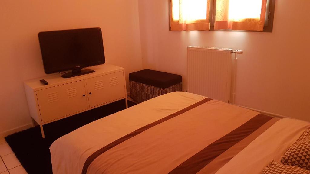 appartement entier 2 a 6 personnes. RDC 106 Grande Rue, 53200 Château-Gontier