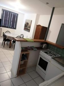 Appartement appartement entier 2 a 6 personnes. RDC 106 Grande Rue 53200 Château-Gontier Pays de la Loire