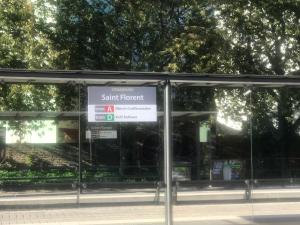 Appartement entier 30 m2, Tramway Saint-Florent, parking privé gratuit
