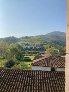Appartement entier GRACIATEGUY 4 à 5 personnes dans maison d'hôte, centre St Etienne de Baïgorry sur le GR10
