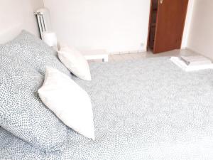 APPARTEMENT ENTIER GRAND 2 PIECES PROCHE DE PARIS.