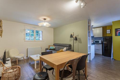 Appartement entièrement rénové proche des commerces