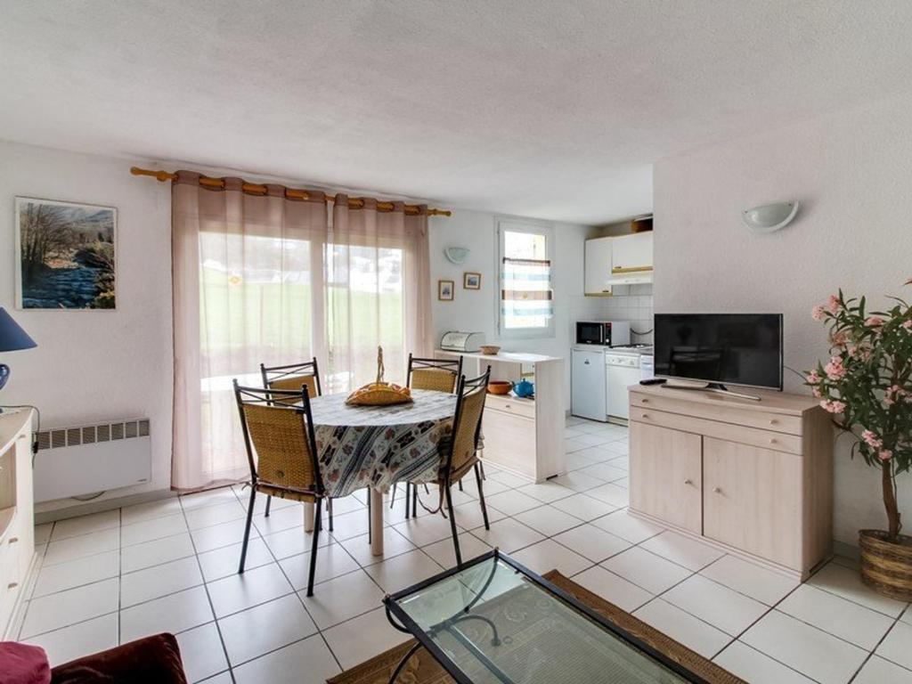 Appartement Esquièze-Sère, 2 pièces, 6 personnes - FR-1-402-28 Pre De Jonquille, 33 -  -, 65120 Esquièze - Sère