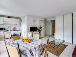 Appartement Esquièze-Sère, 2 pièces, 6 personnes - FR-1-402-28