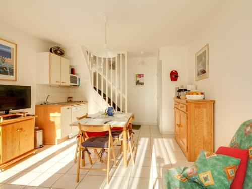 Appartement Esquièze-Sère, 2 pièces, 6 personnes - FR-1-402-5