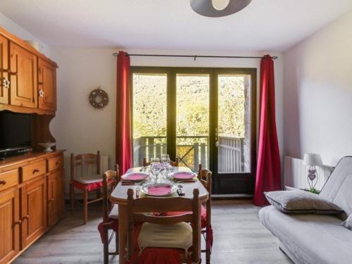 Appartement Esquièze-Sère, 3 pièces, 6 personnes - FR-1-402-70