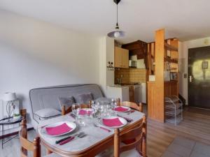 Appartement Esquièze-Sère, 3 pièces, 6 personnes - FR-1-402-70