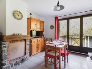 Appartement Esquièze-Sère, 3 pièces, 6 personnes - FR-1-402-70