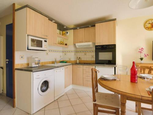 Appartement Esquièze-Sère, 3 pièces, 6 personnes - FR-1-402-86