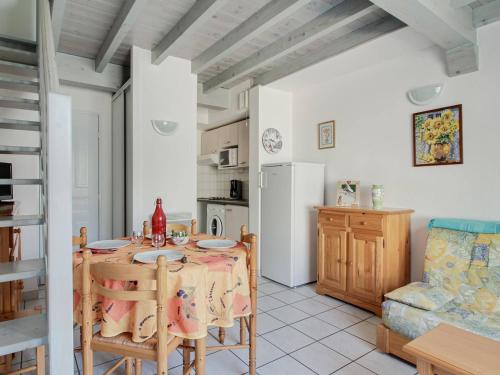 Appartement Esquièze-Sère, 3 pièces, 6 personnes - FR-1-402-93