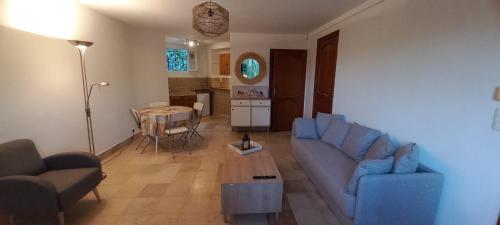 Appartement et sa grande terrasse en Rez de Jardin
