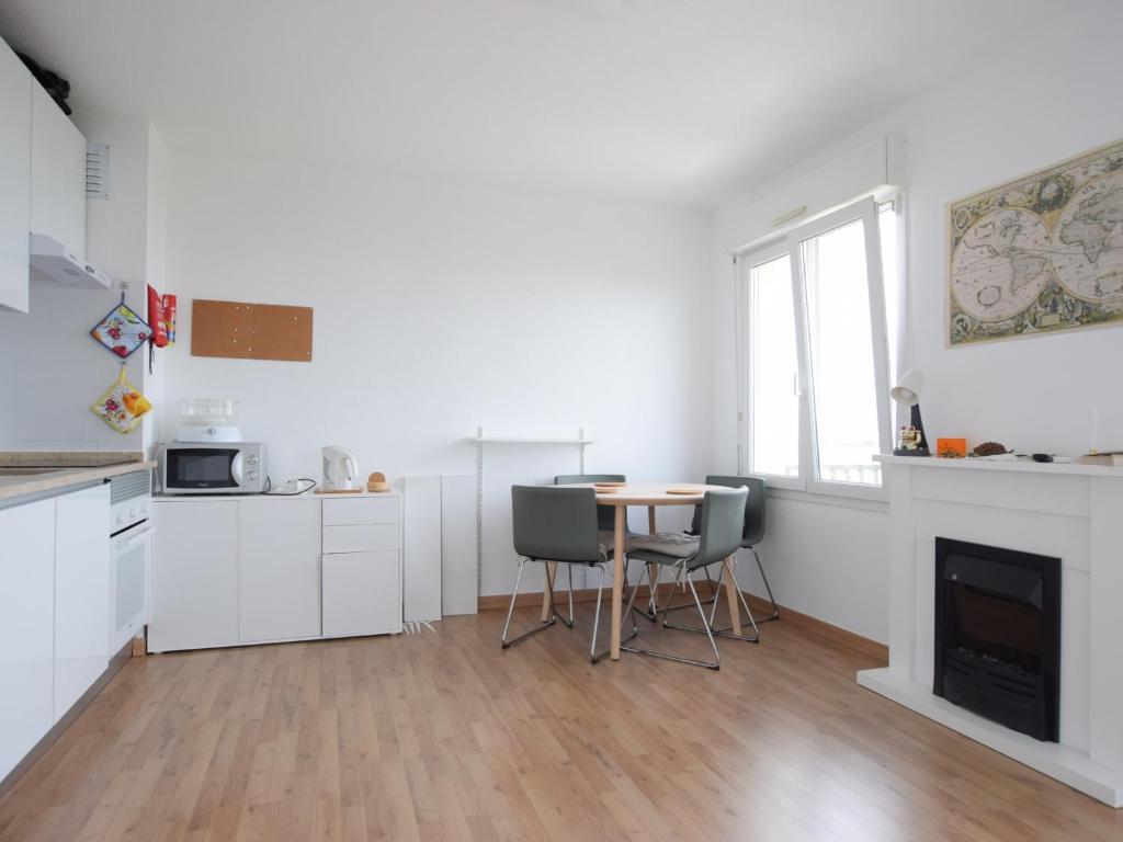 Appartement Appartement Évian-les-Bains, 2 pièces, 2 personnes - FR-1-498-85 8 bis rue de l'horloge 74500 Évian-les-Bains