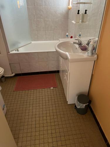 Appartement F1 Entier Rue des Cras Fibre + Balcon