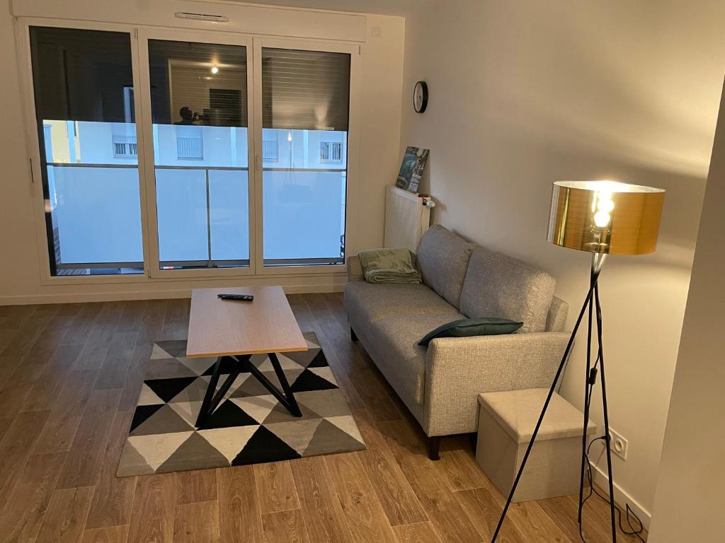 Appartement F2 à deux minutes à pieds du métro 2 Rue Maurice Ravel, 93120 La Courneuve