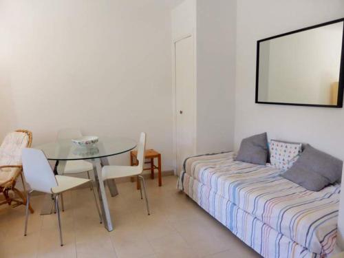 Appartement F2 rénové dans résidence avec piscine 4PA29