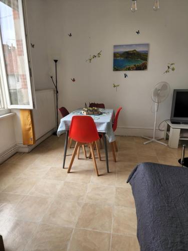 Appartement F2 tout confort proche centre ville avec parking