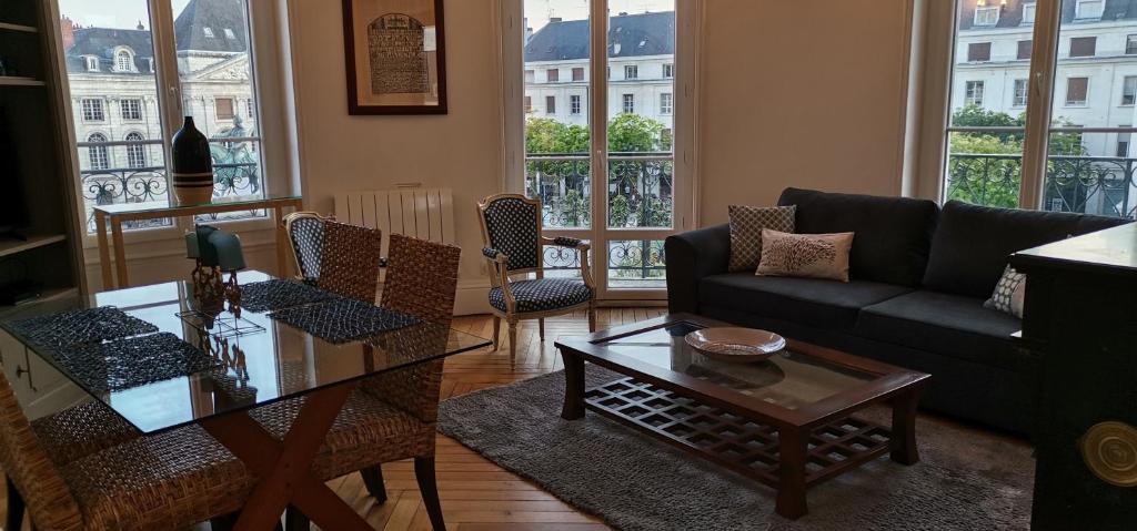 Appartement F3 au balcon de la Place du Martroi 20 Place du Martroi, 45000 Orléans