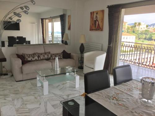 Appartement F3 vue mer et croisette