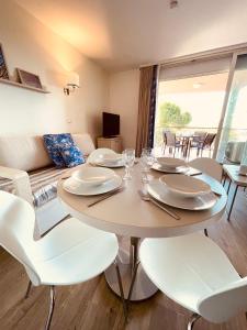 Appartement face au port d Antibes