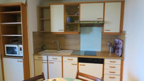 Appartement familial 5 couchages proche centre et plages