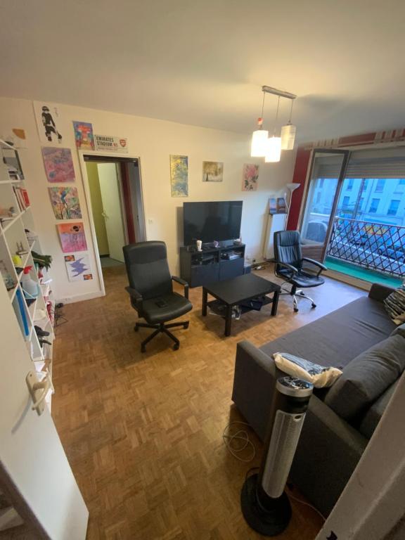 Appartement Appartement familial spacieux, lumineux, équipé et disposant d'un balcon. 59 Rue du Général Leclerc 94270 Le Kremlin-Bicêtre