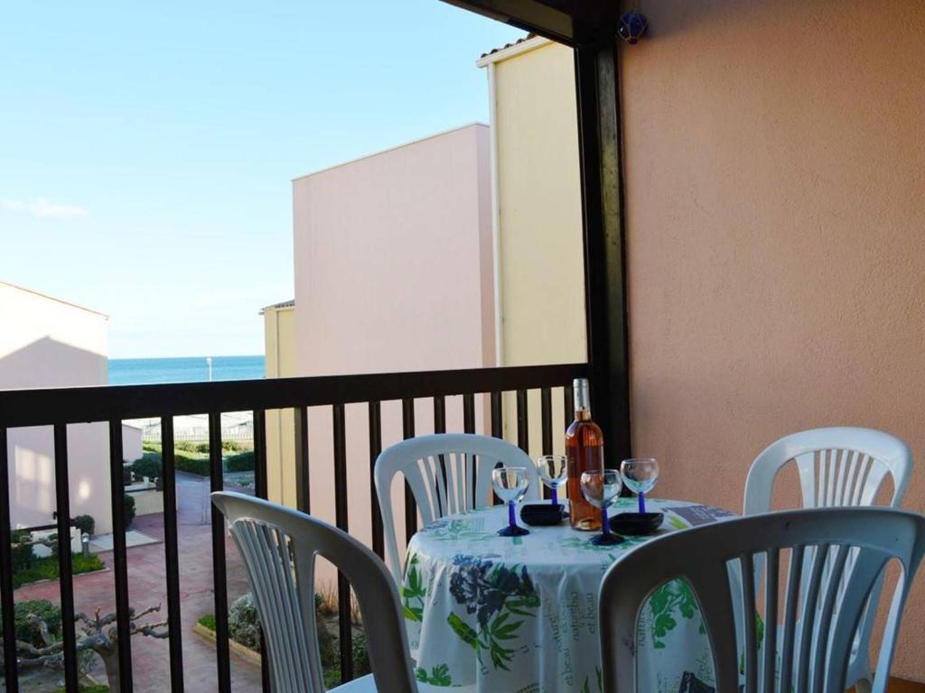 Appartement Appartement Fleury-Saint-Pierre-la-Mer, 2 pièces, 6 personnes - FR-1-229D-249 Appartement Bat C NÂ°263 2Eme Etage - Bld Des Embruns - 11560 Saint Pierre La Mer