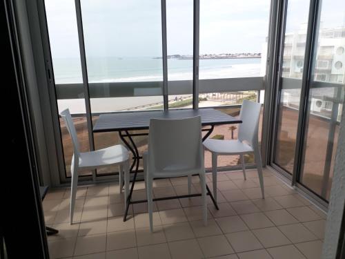 Appartement fonctionnel, vue imprenable mer