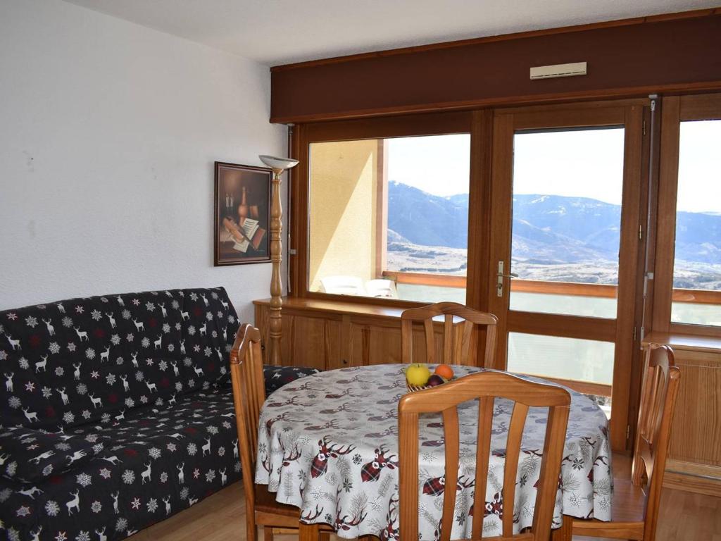 Appartement Appartement Font-Romeu-Odeillo-Via, 1 pièce, 4 personnes - FR-1-580-63 16 rue des roches claires ROUGES GORGES appt 35 66120 Font-Romeu-Odeillo-Via